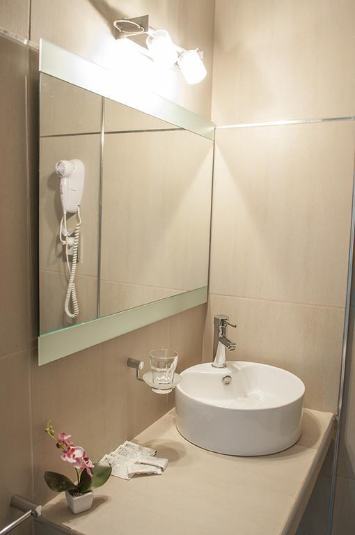 Columbia Palace Hotel บัวโนสไอเรส ภายนอก รูปภาพ